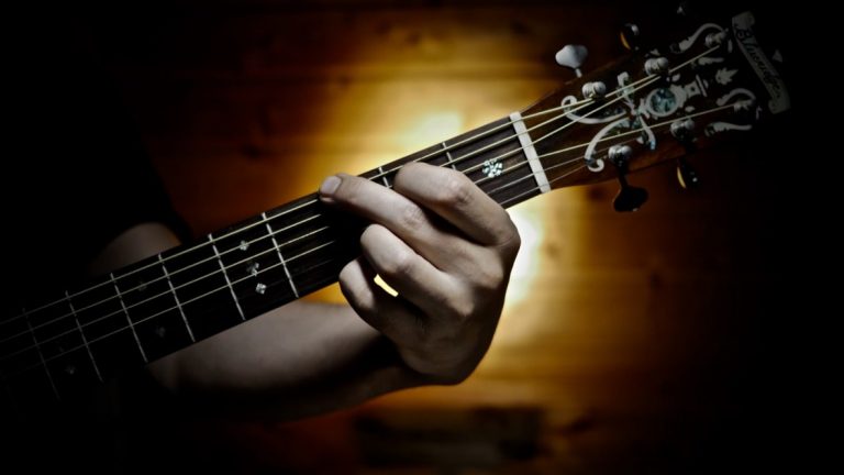 The Guitar Chord G – Six Ways To Play The G Major Chord