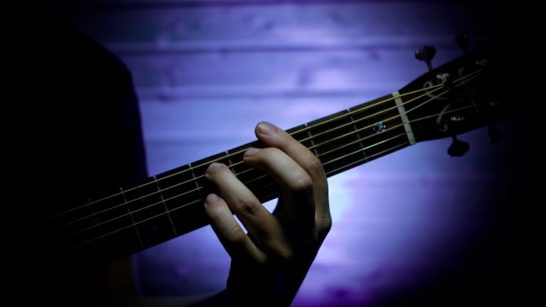 Gm7 Guitar Chord – 4 Ways To Play The Gm7 Chord